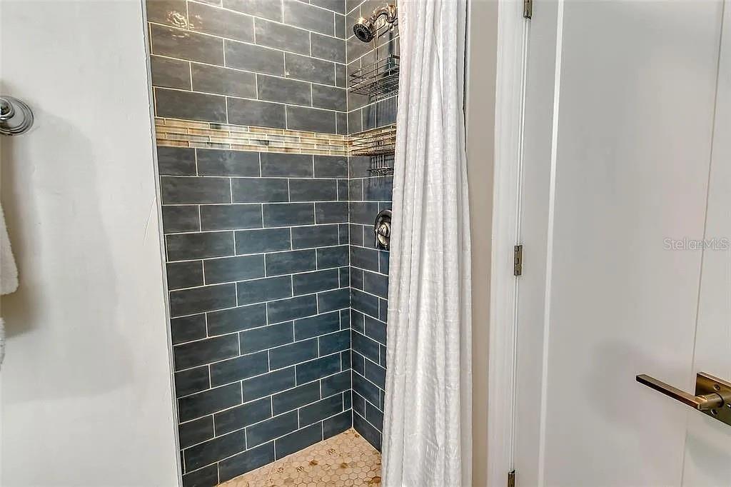 4852 Featherbed Ln Property Photo 25