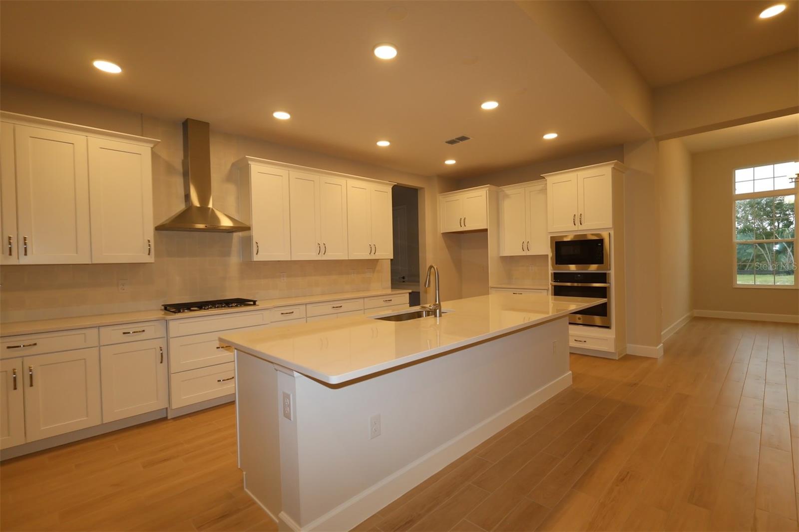 3223 Roseville Dr Property Photo 4