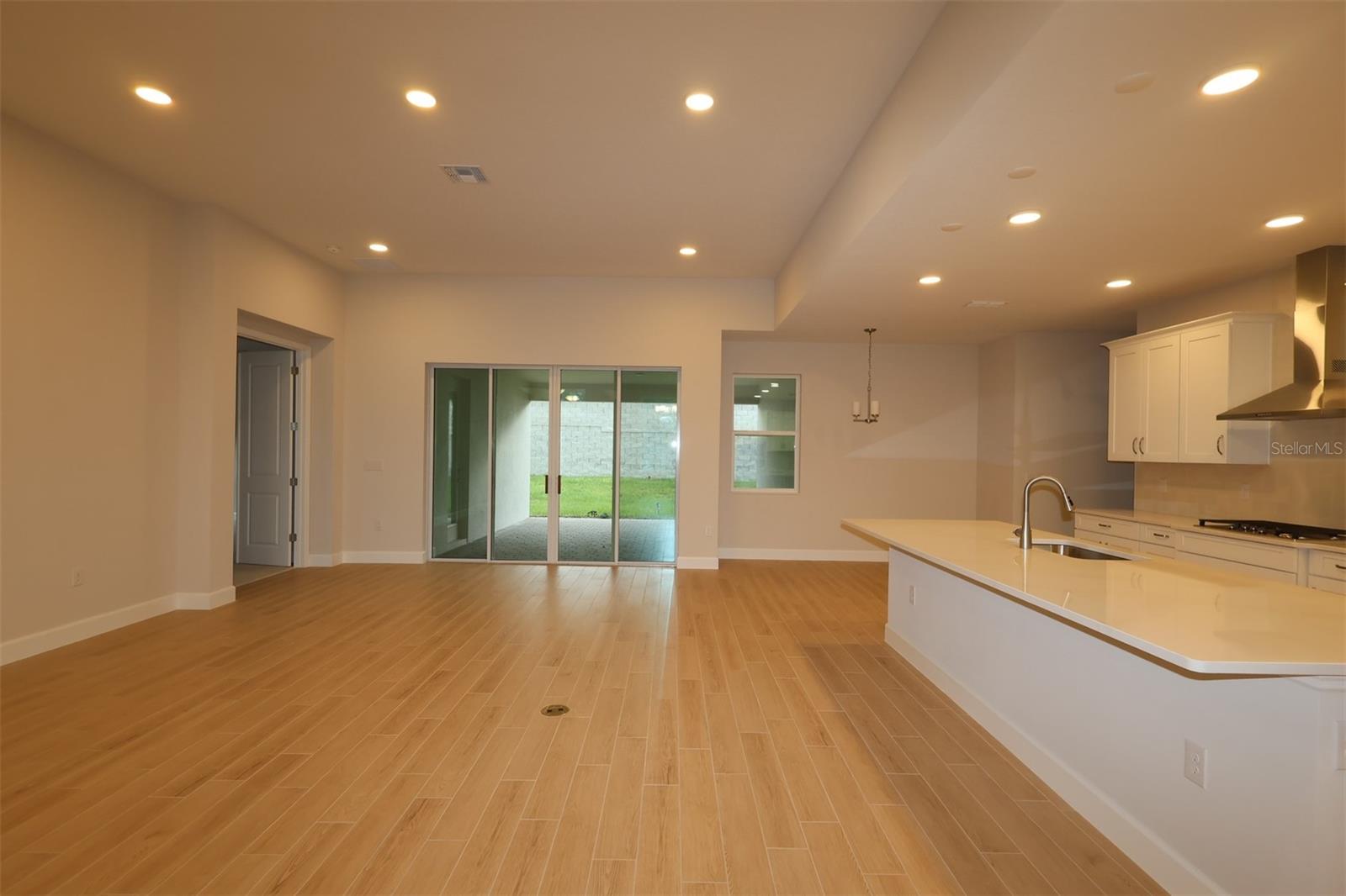 3223 Roseville Dr Property Photo 5