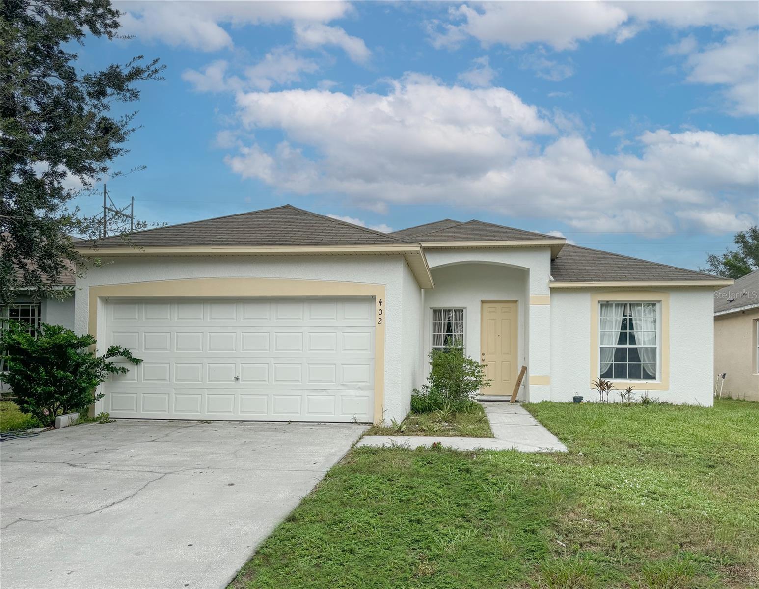 402 Sunset View Dr Property Photo 1