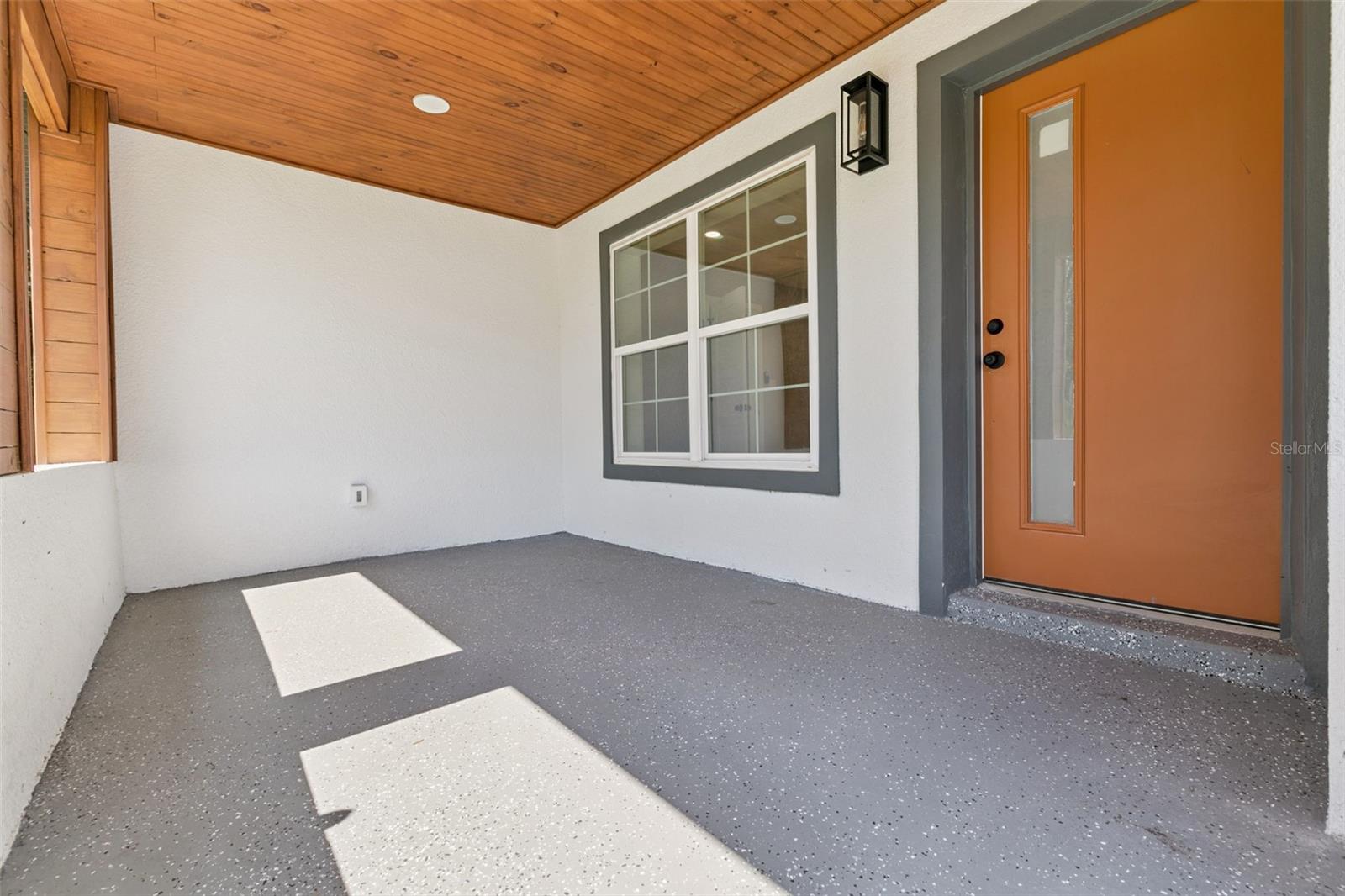 10633 Watertown Ct Property Photo 3