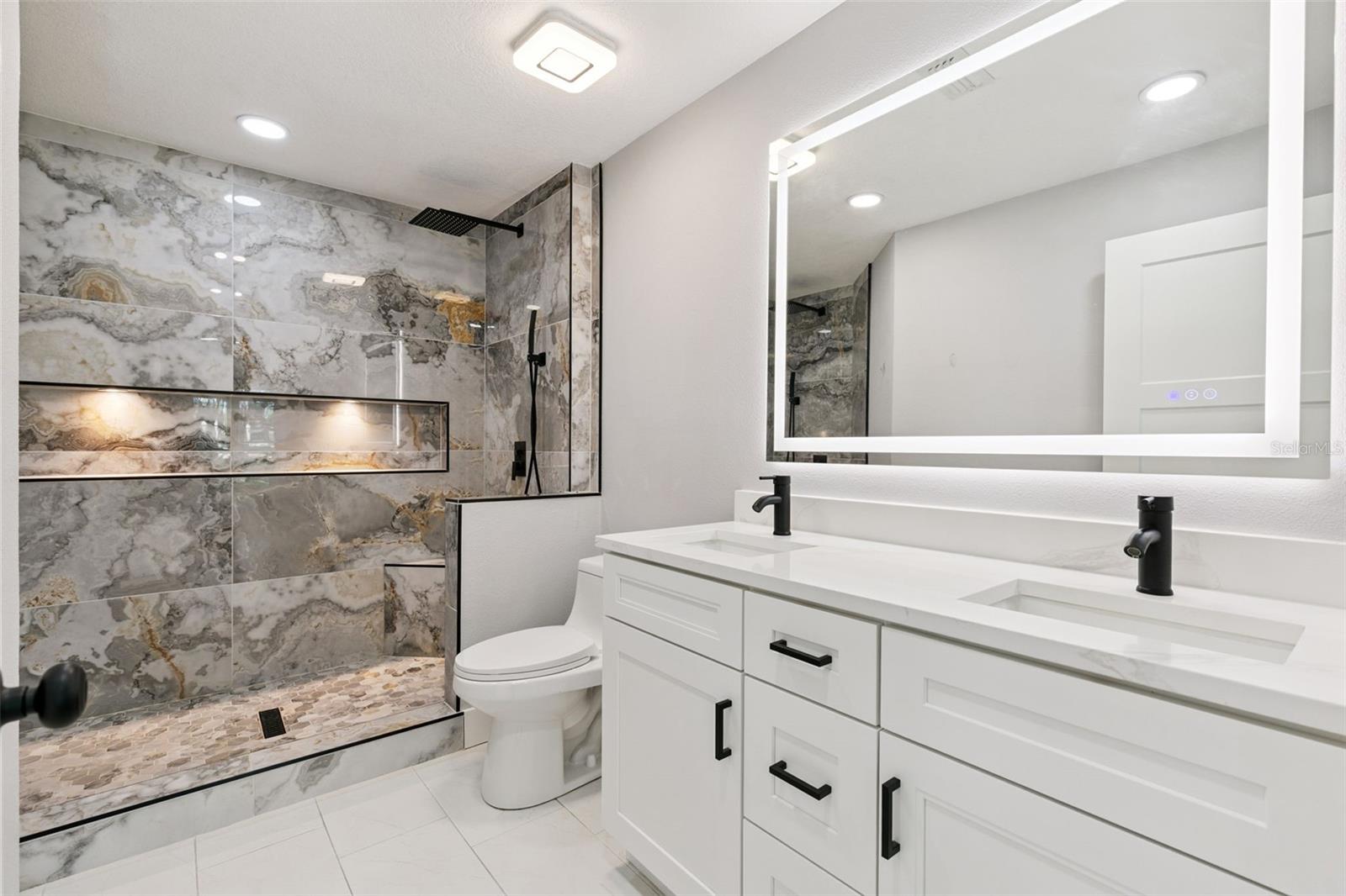 10633 Watertown Ct Property Photo 16
