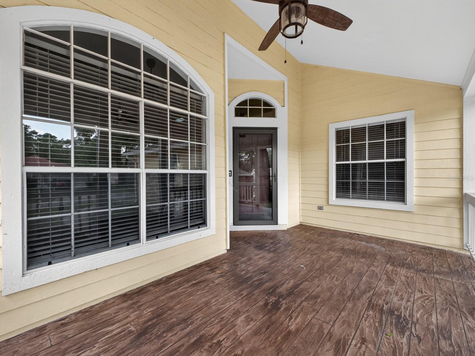 1008 Royal Oaks Dr Property Photo 5