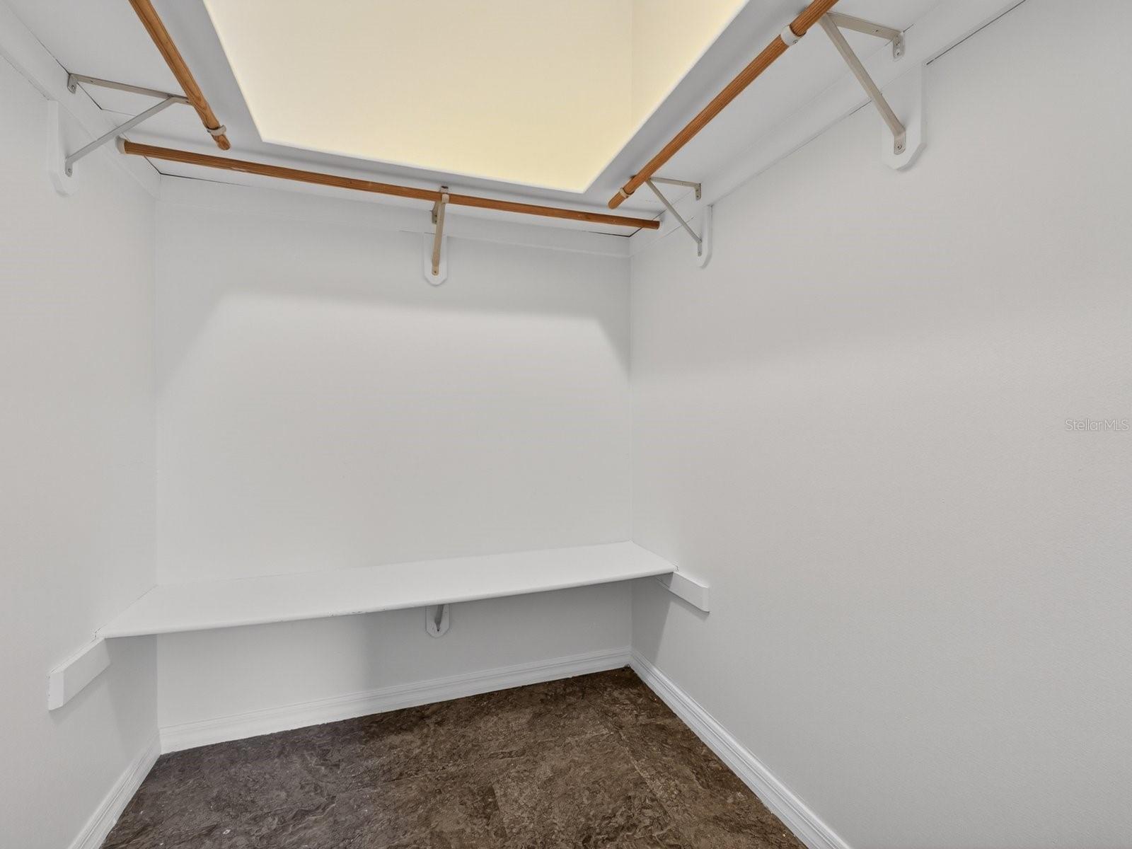 1008 Royal Oaks Dr Property Photo 16
