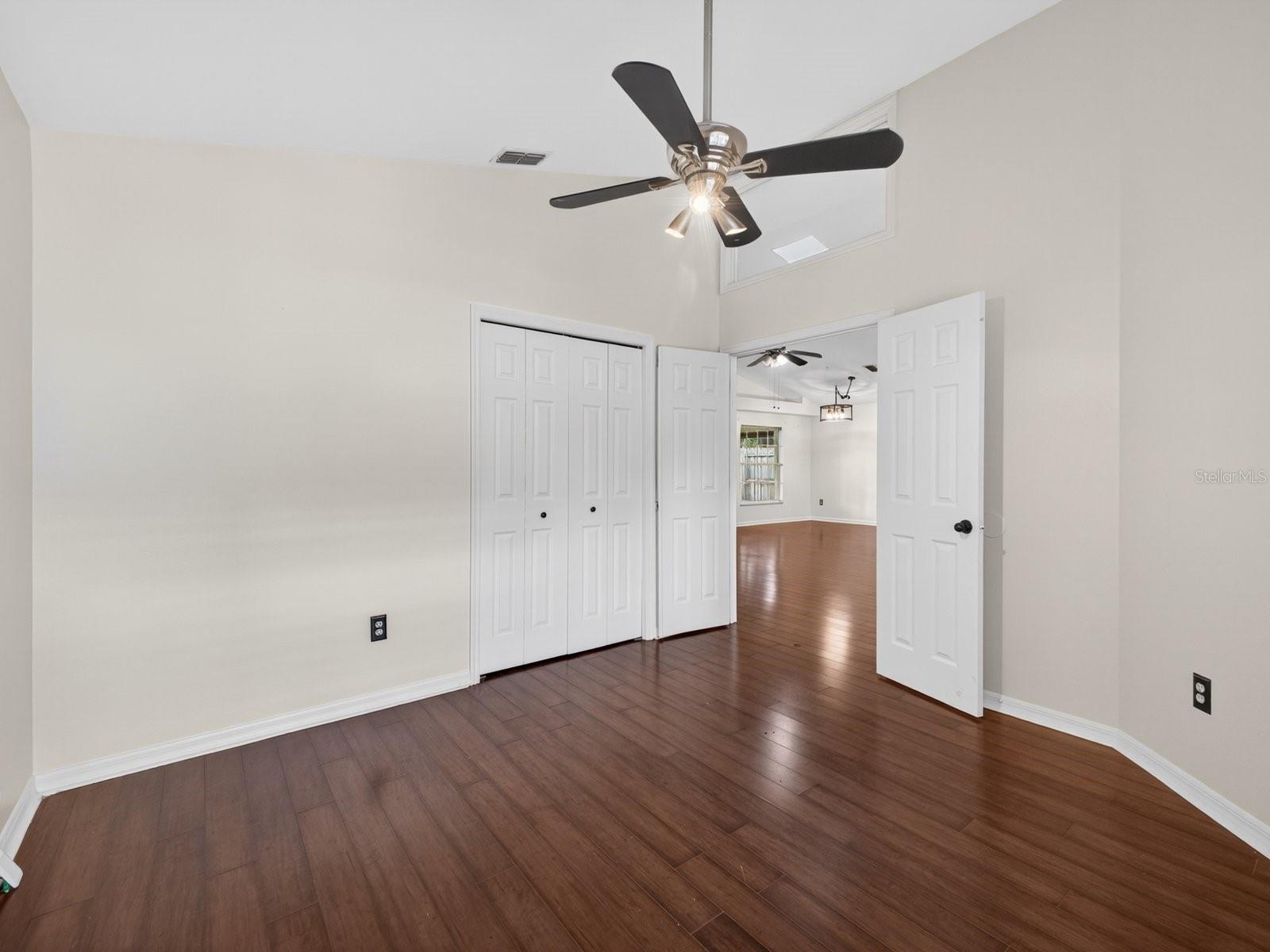 1008 Royal Oaks Dr Property Photo 17