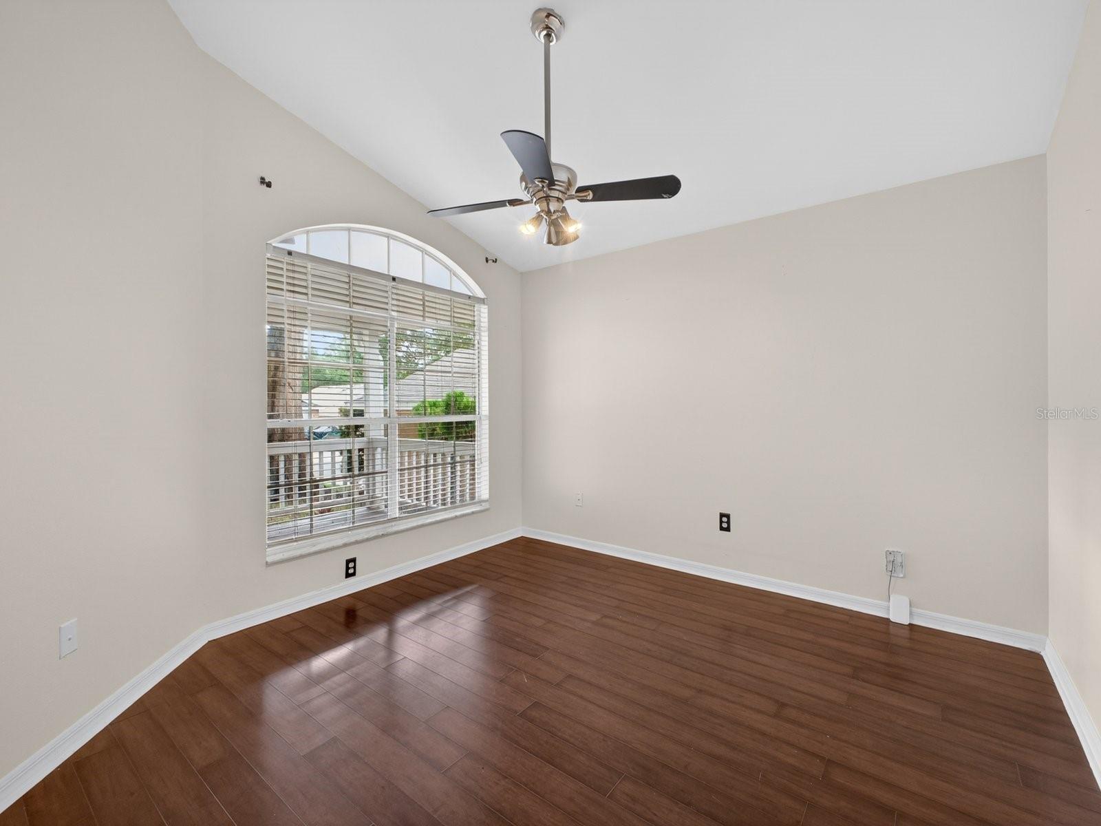 1008 Royal Oaks Dr Property Photo 18