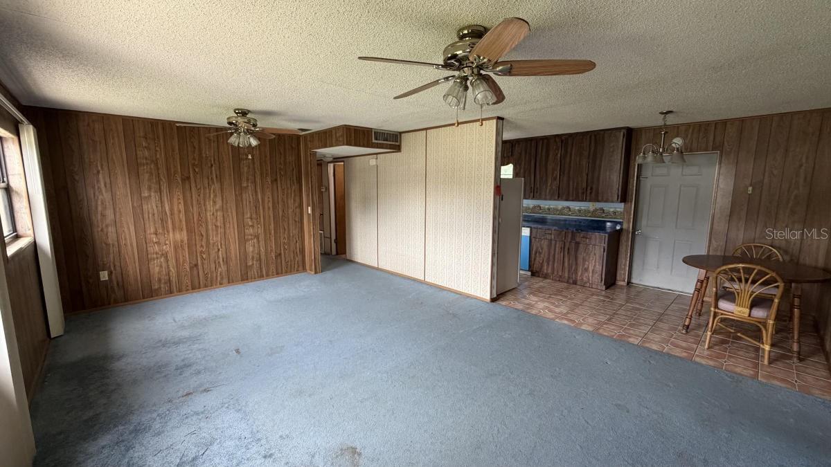1004 Wurst Rd Property Photo 4