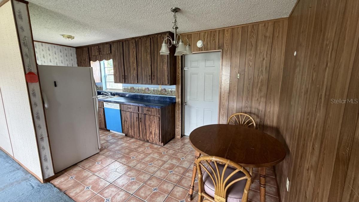 1004 Wurst Rd Property Photo 5