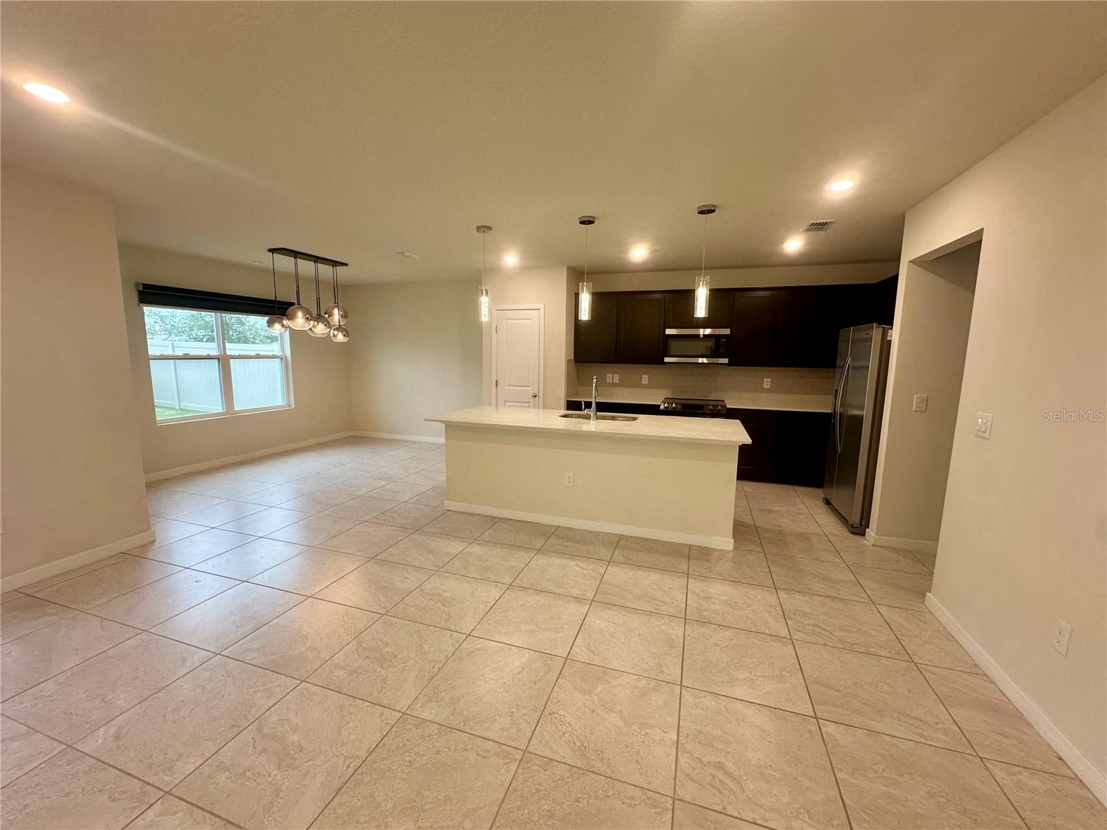1261 Regal King Dr Property Photo 3