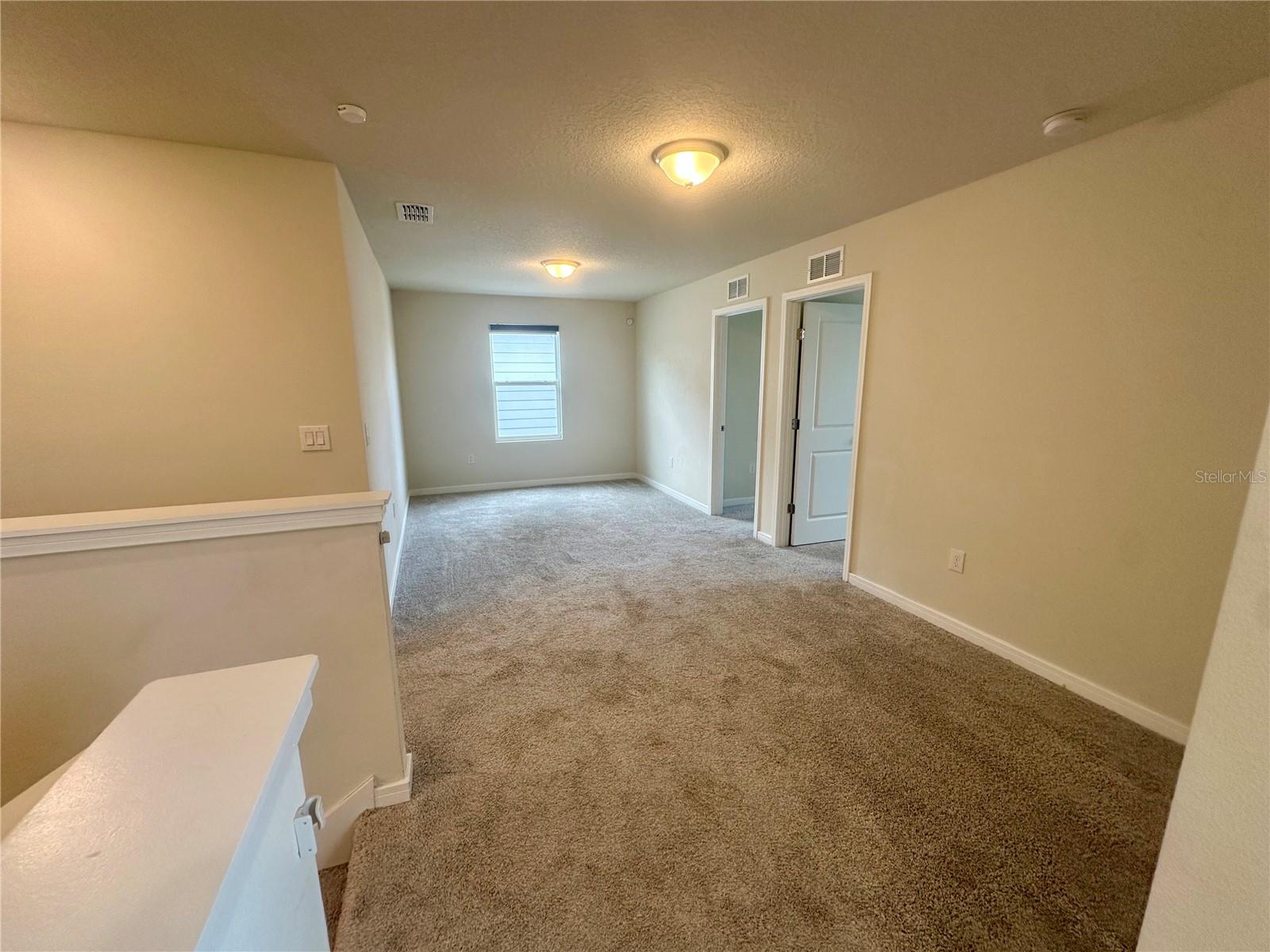 1261 Regal King Dr Property Photo 8