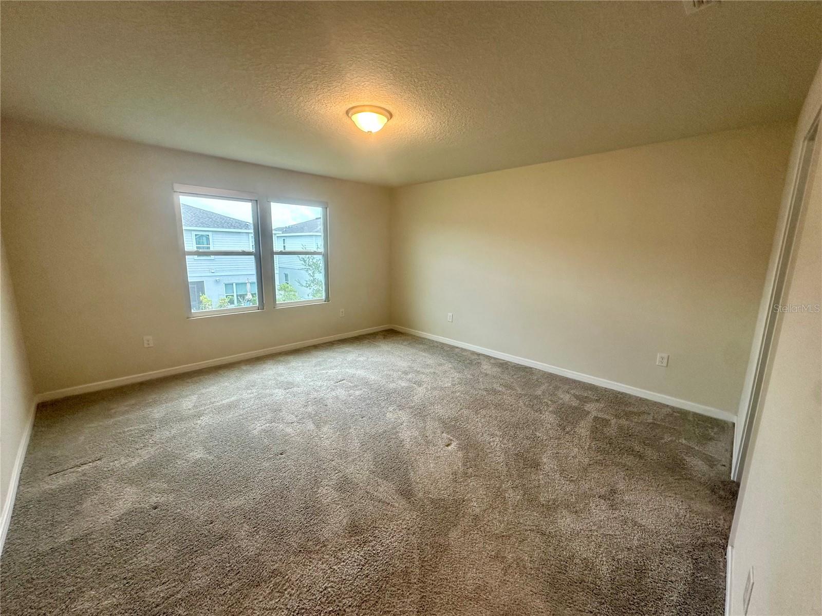 1261 Regal King Dr Property Photo 9