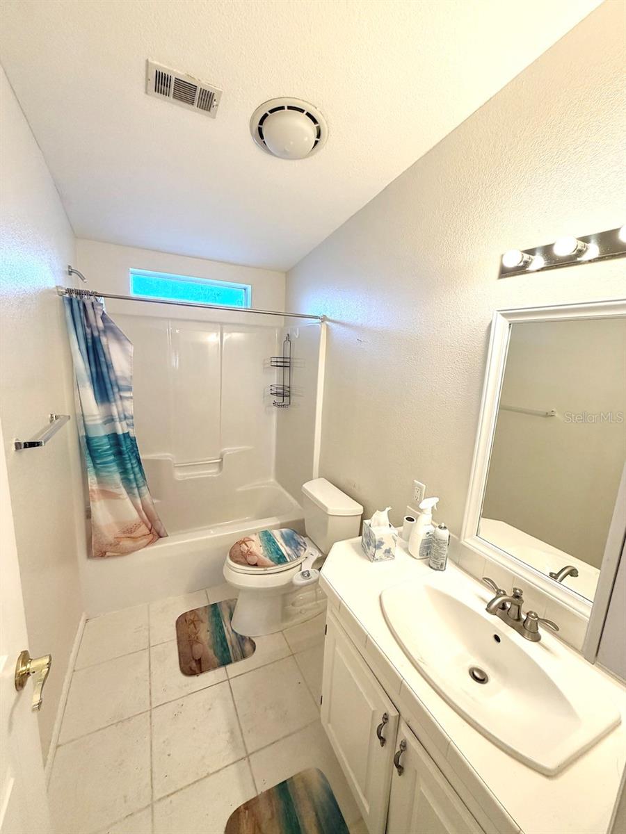3217 Nw 64th St Property Photo 17