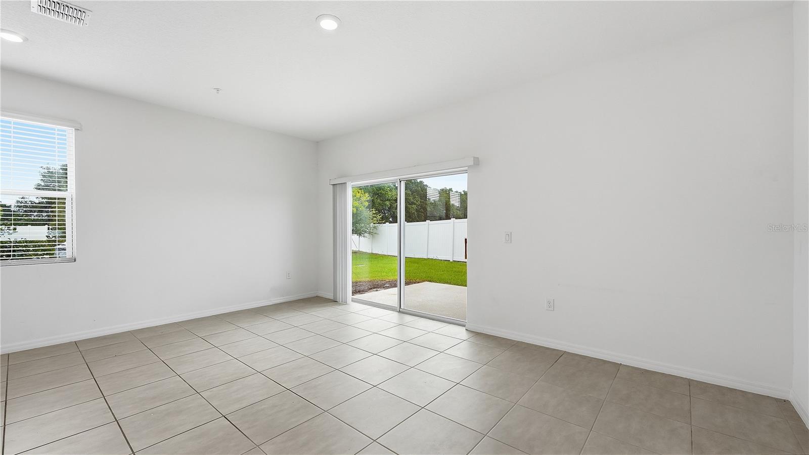 4790 Revolutionary Way Property Photo 9