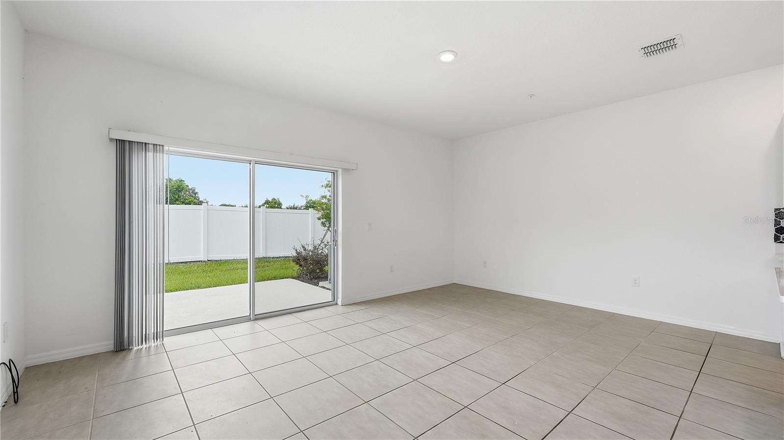 4790 Revolutionary Way Property Photo 14