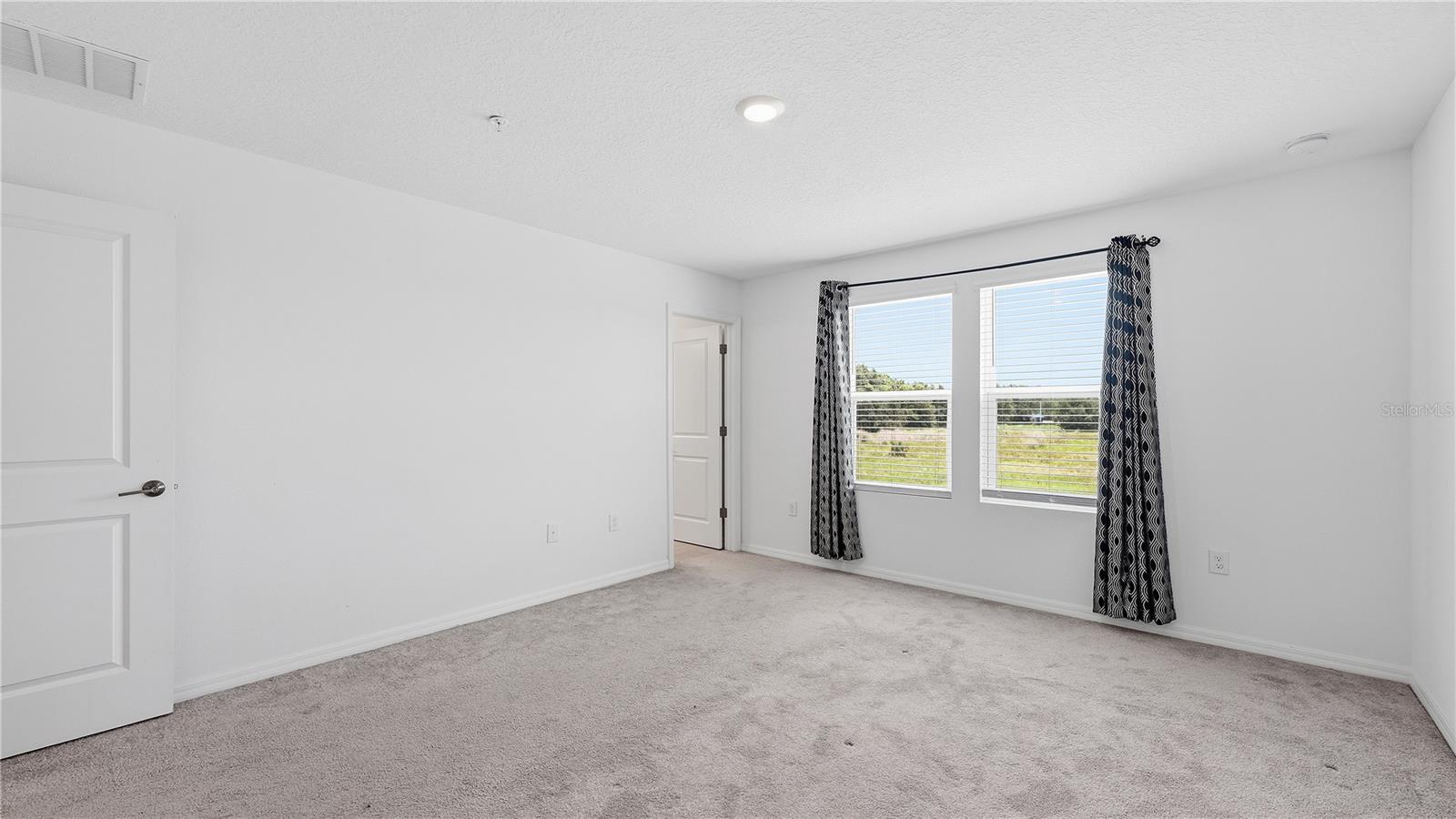 4790 Revolutionary Way Property Photo 18