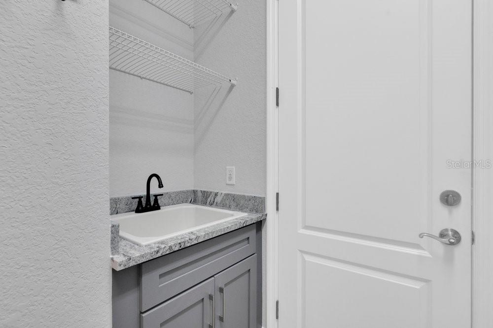 10459 Stapeley Dr Property Photo 35