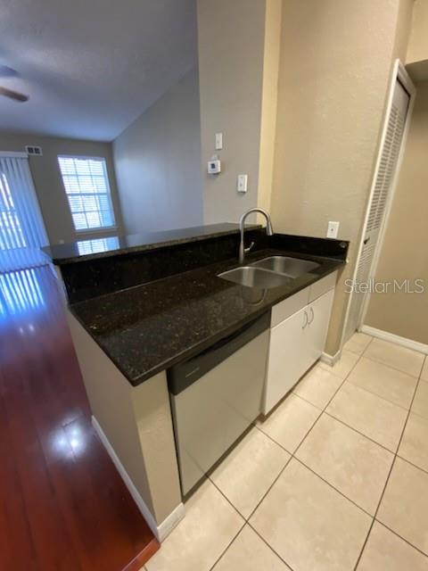 5028 Park Central Dr #2128 Property Photo 3