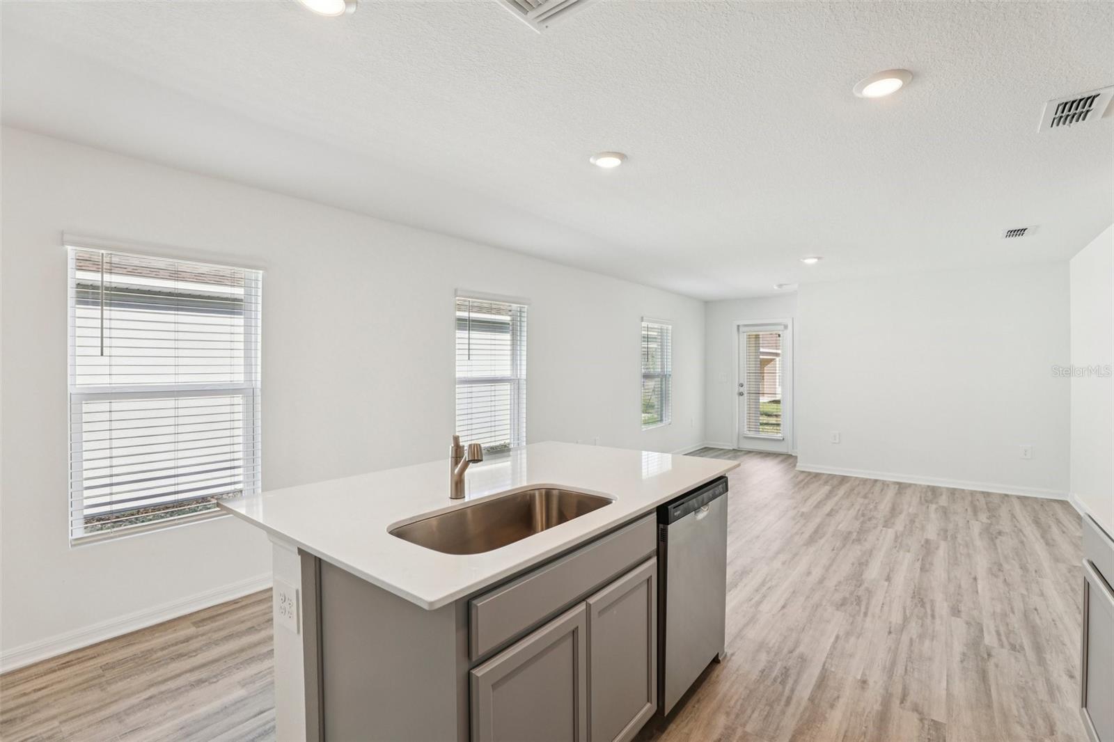 5560 Taverna Loop Property Photo 8