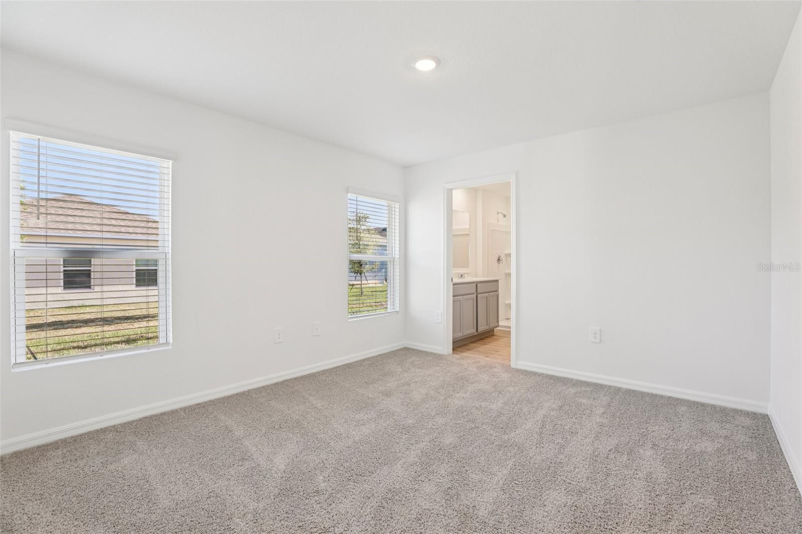 5560 Taverna Loop Property Photo 12