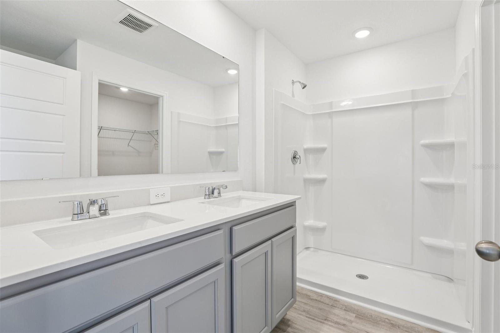 5560 Taverna Loop Property Photo 15