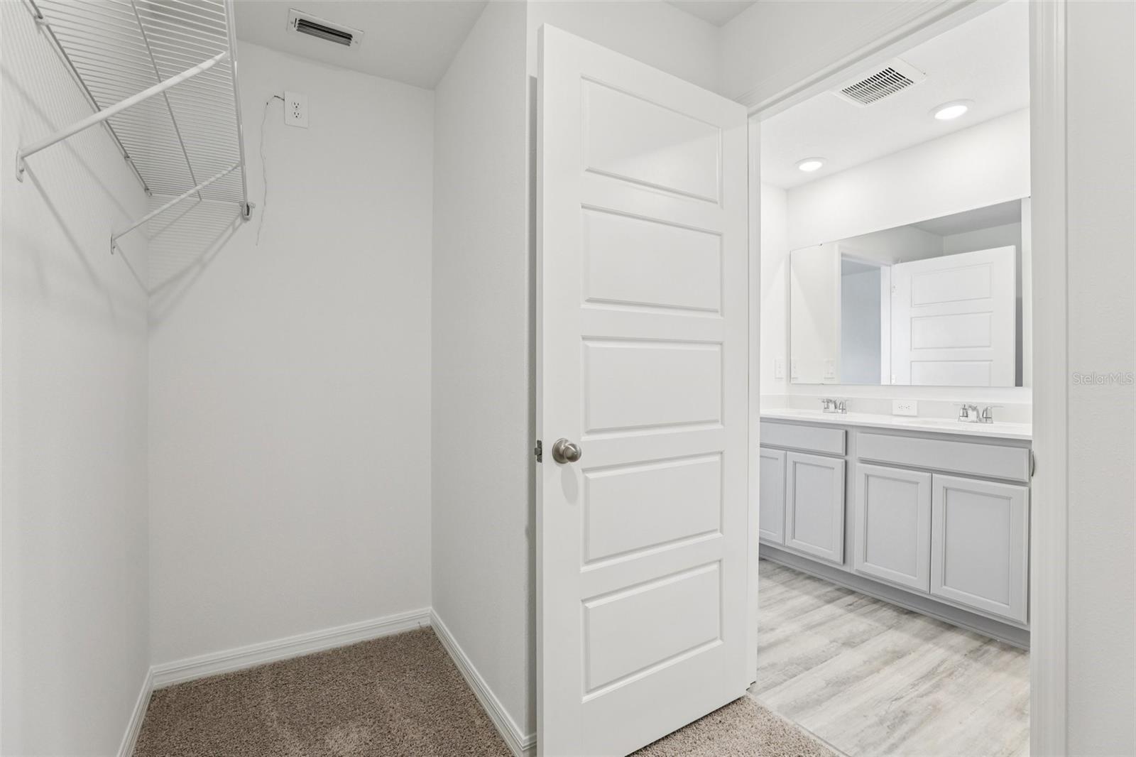 5560 Taverna Loop Property Photo 16