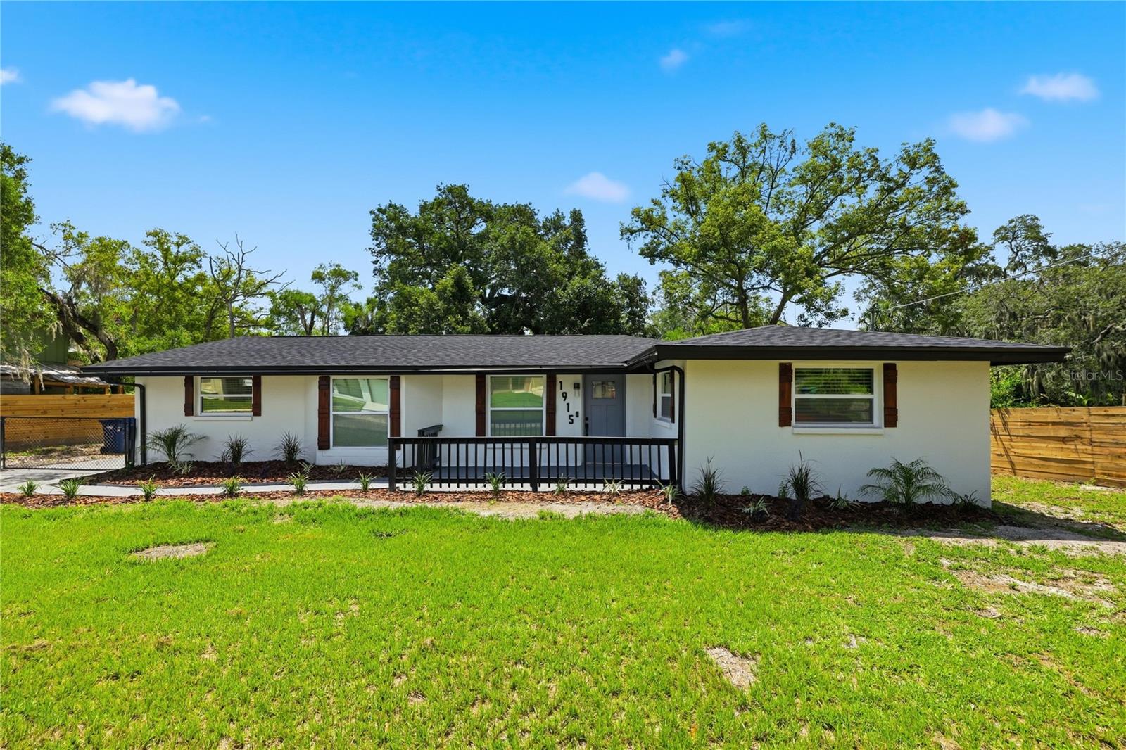 1915 E Mulberry Dr Property Photo 1