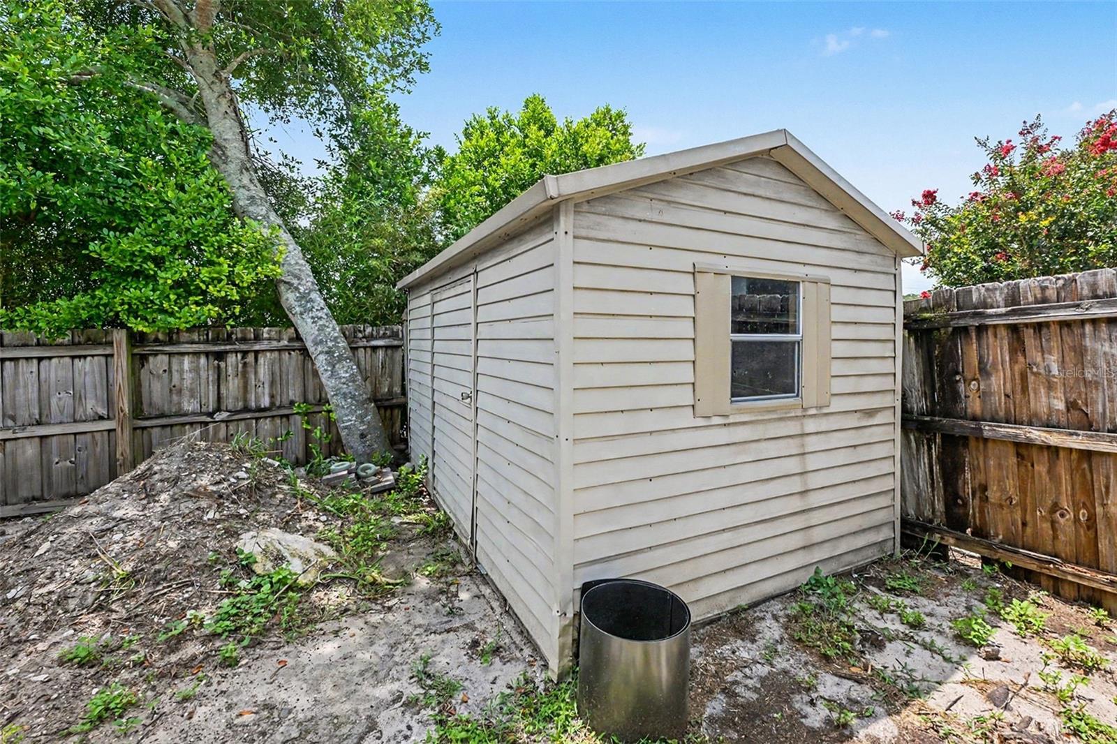 1472 Kodak Dr Property Photo 35