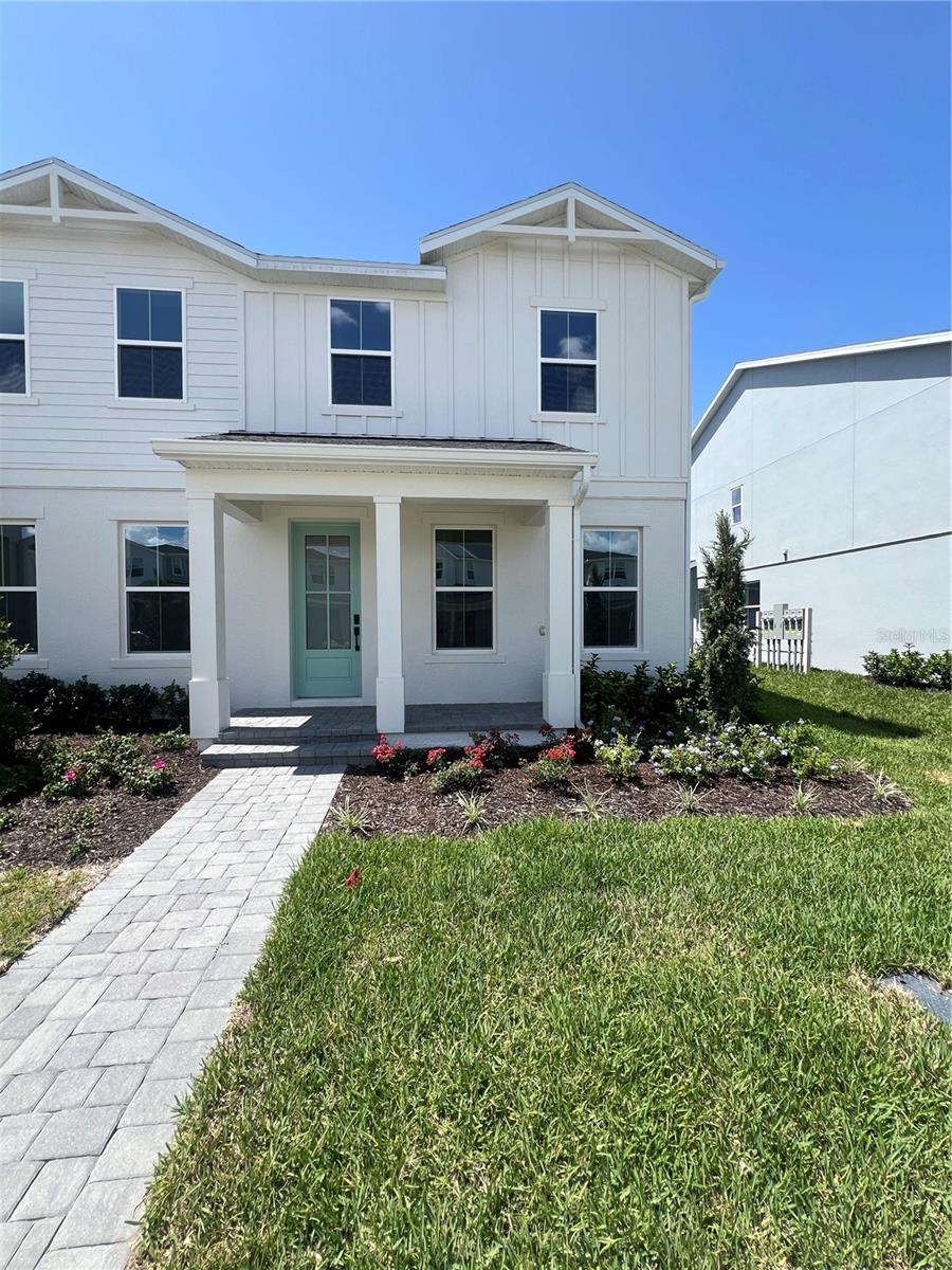 1876 Crowncrest Dr Property Photo 1