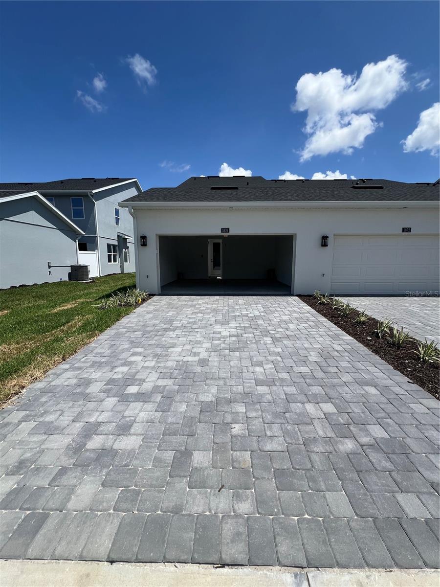 1876 Crowncrest Dr Property Photo 12