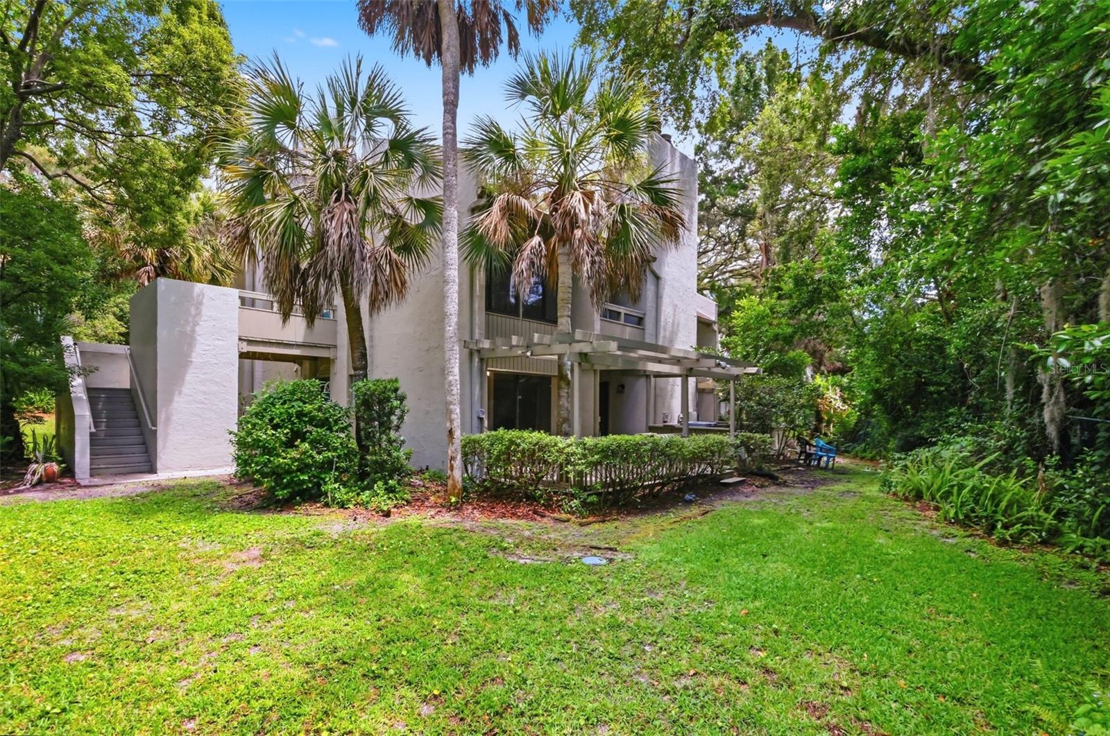 100 FAIRWAY DR #100 Property Photo 1