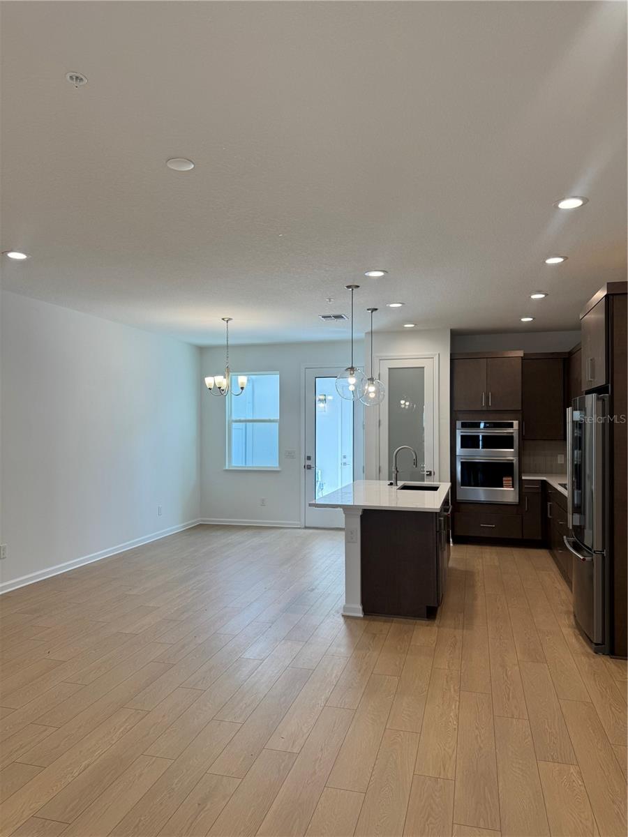 1860 Crowncrest Dr Property Photo 6