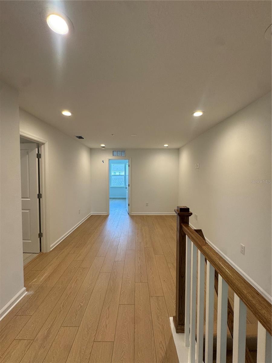 1860 Crowncrest Dr Property Photo 7