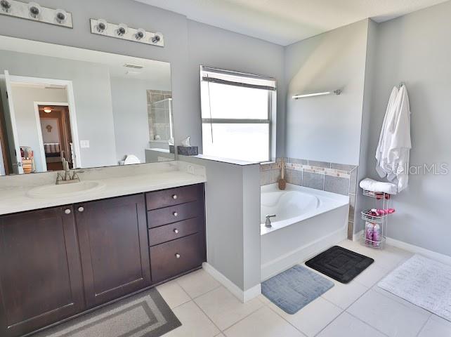 3893 Gliding Pl Property Photo 32