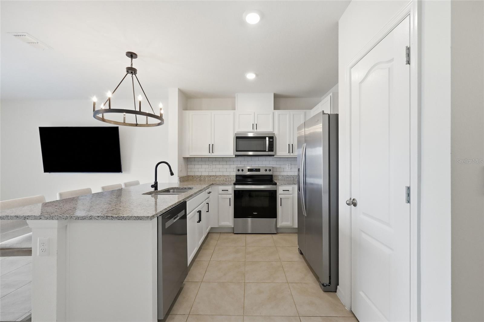 1767 Wooden St Property Photo 4