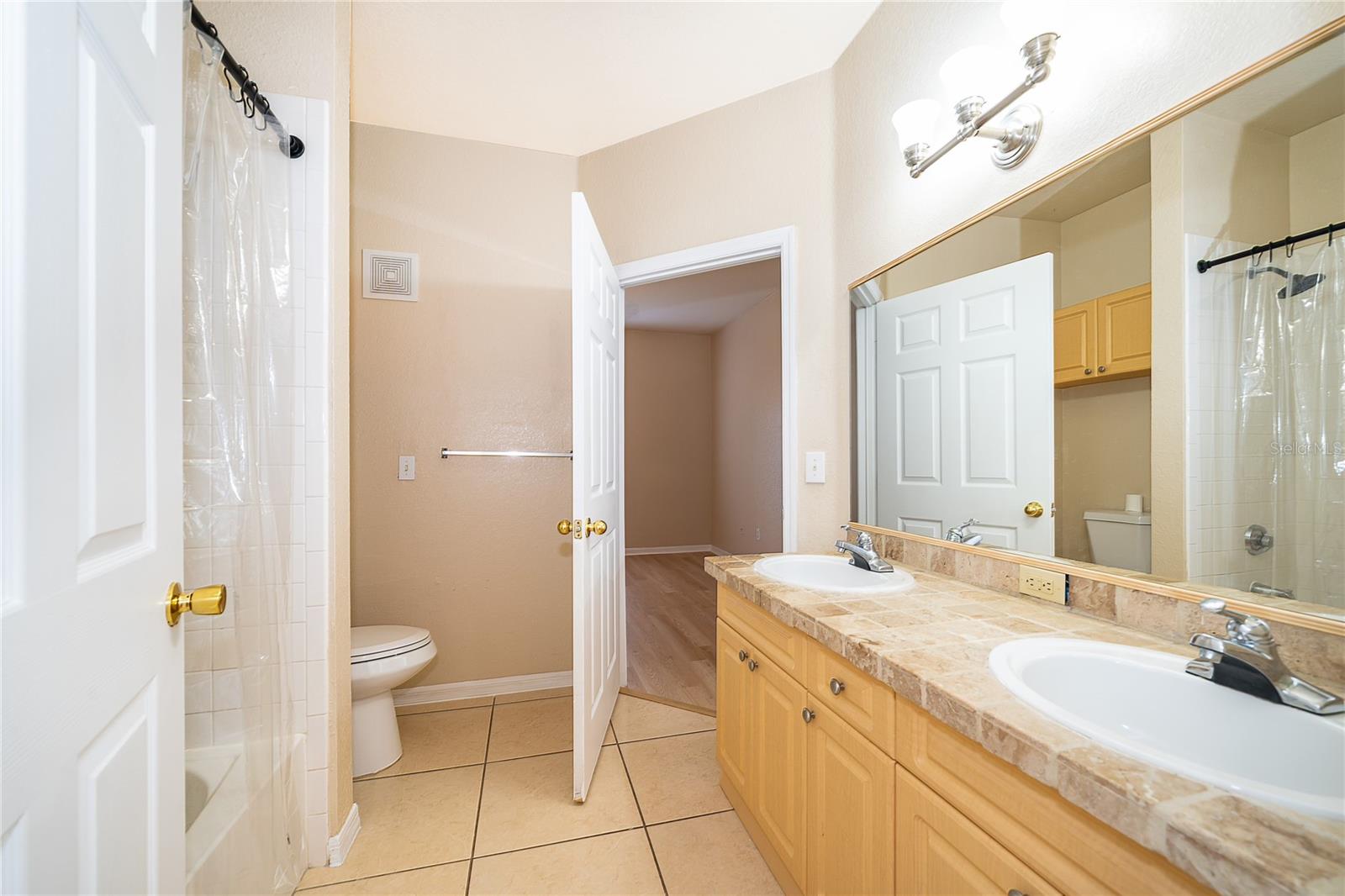 3589 Conroy Rd #1015 Property Photo 22