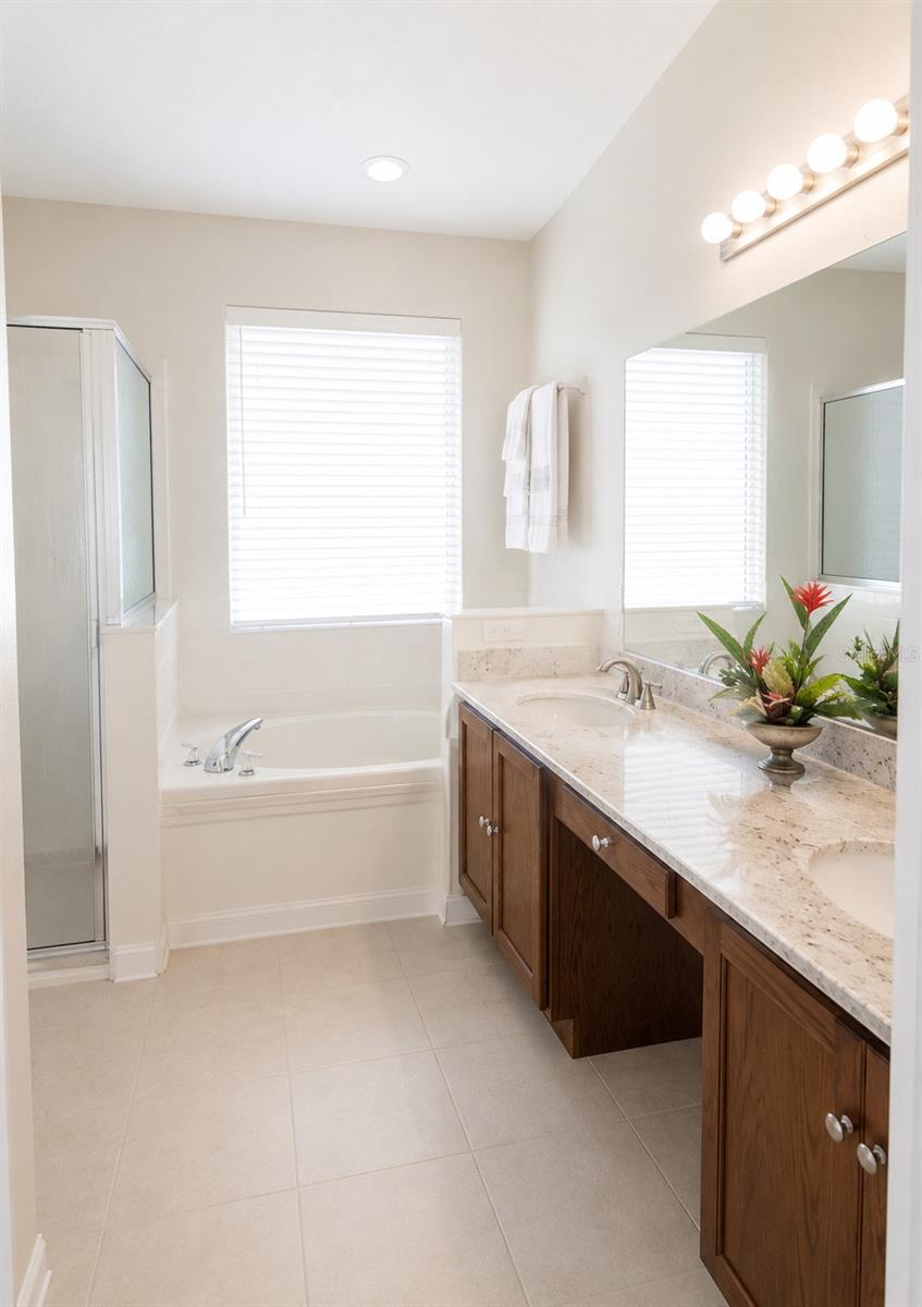 7935 Oakstone Ct Property Photo 18