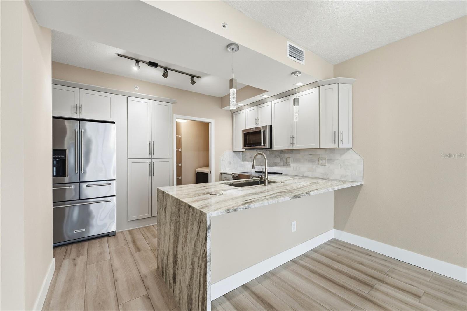 322 E Central Blvd #912 Property Photo 12