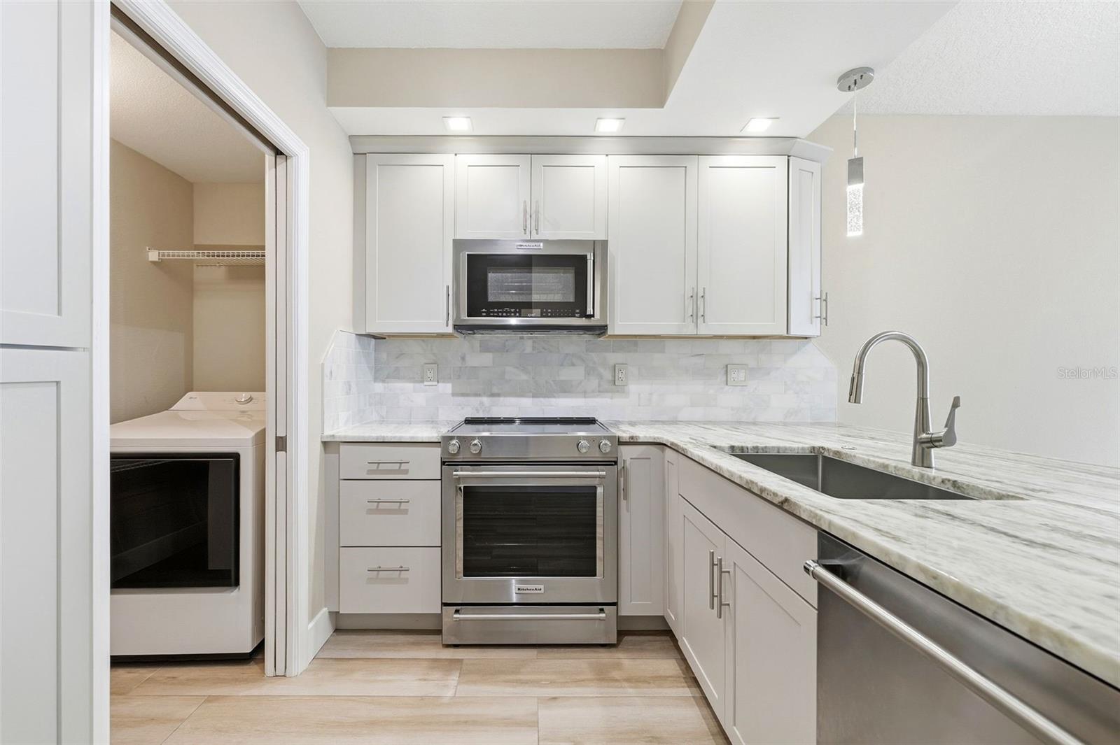 322 E Central Blvd #912 Property Photo 16