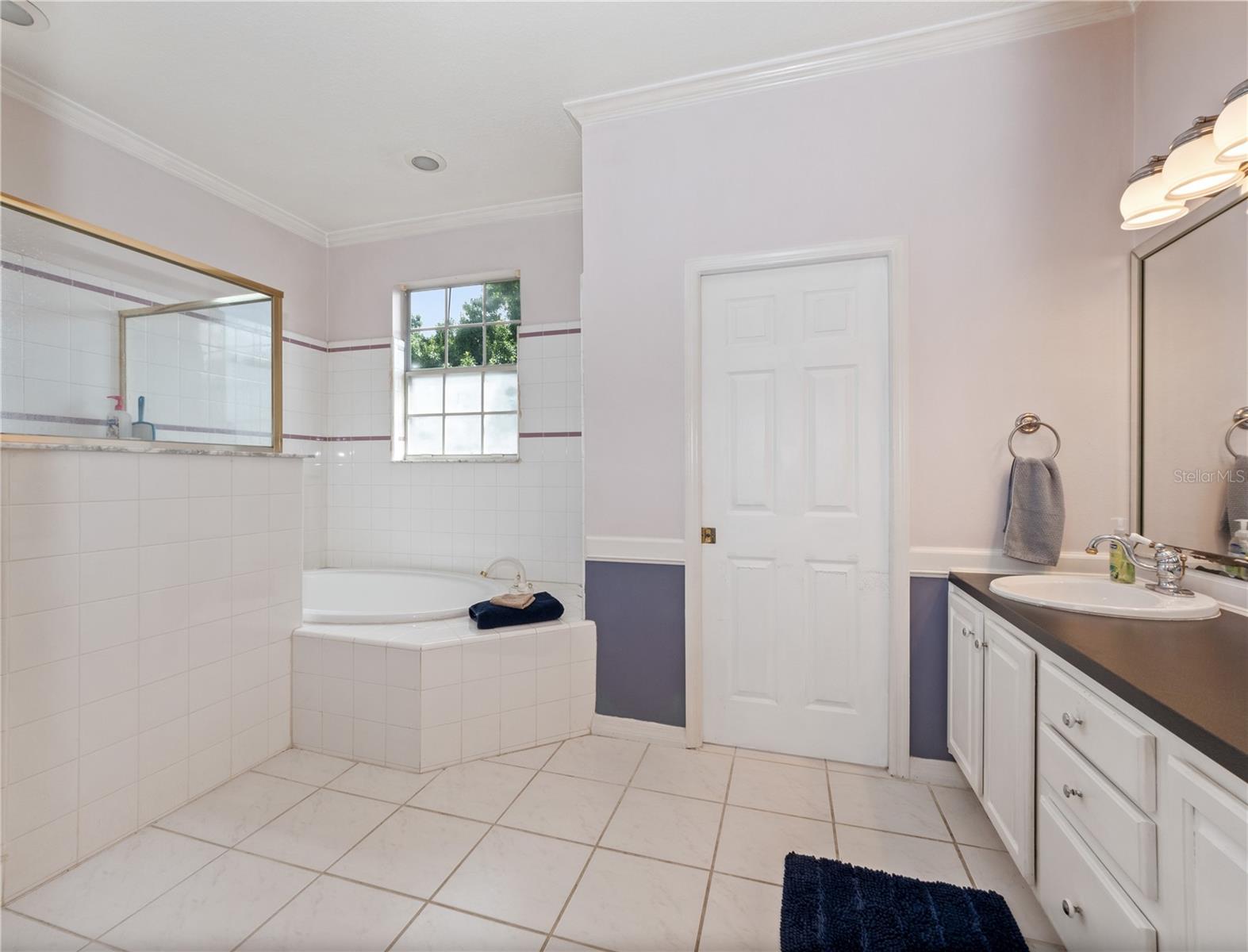 10221 Lundy Ct Property Photo 28