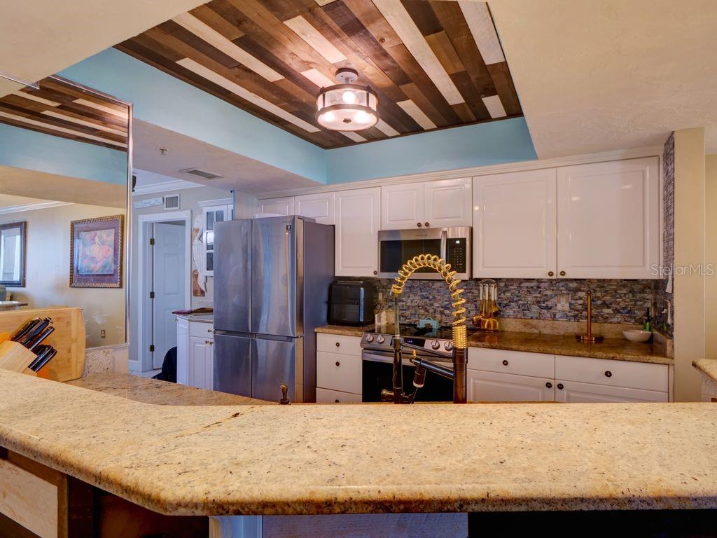2055 S Atlantic Ave #1410 Property Photo 11