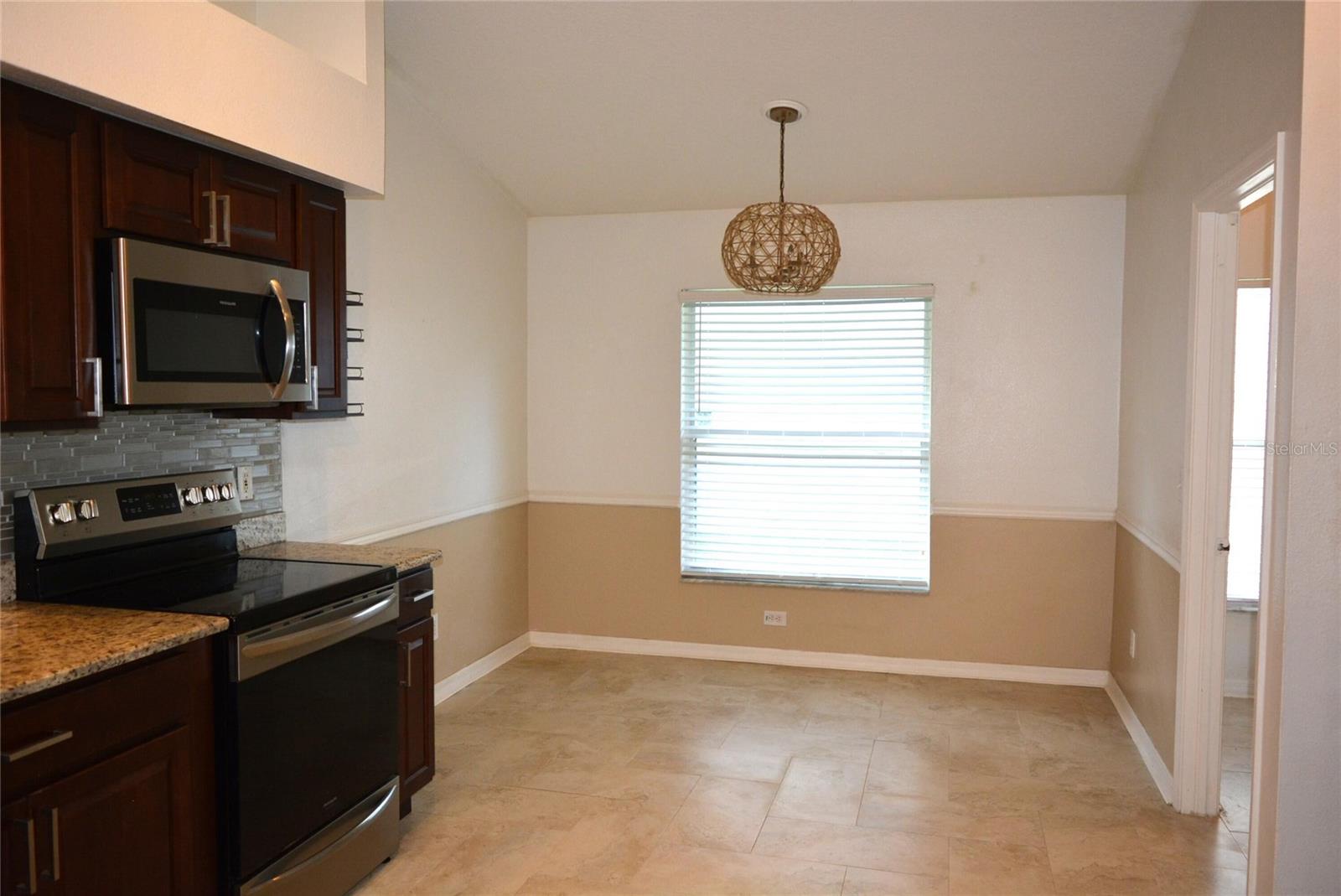 14648 Corkwood Dr Property Photo 4