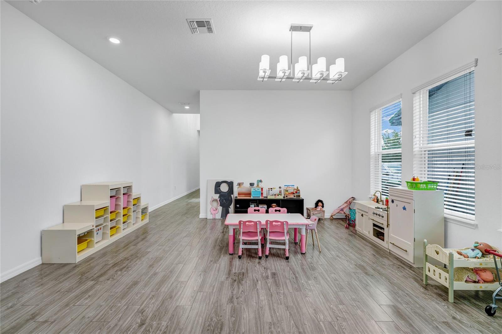 12929 Westside Village Loop Property Photo 10