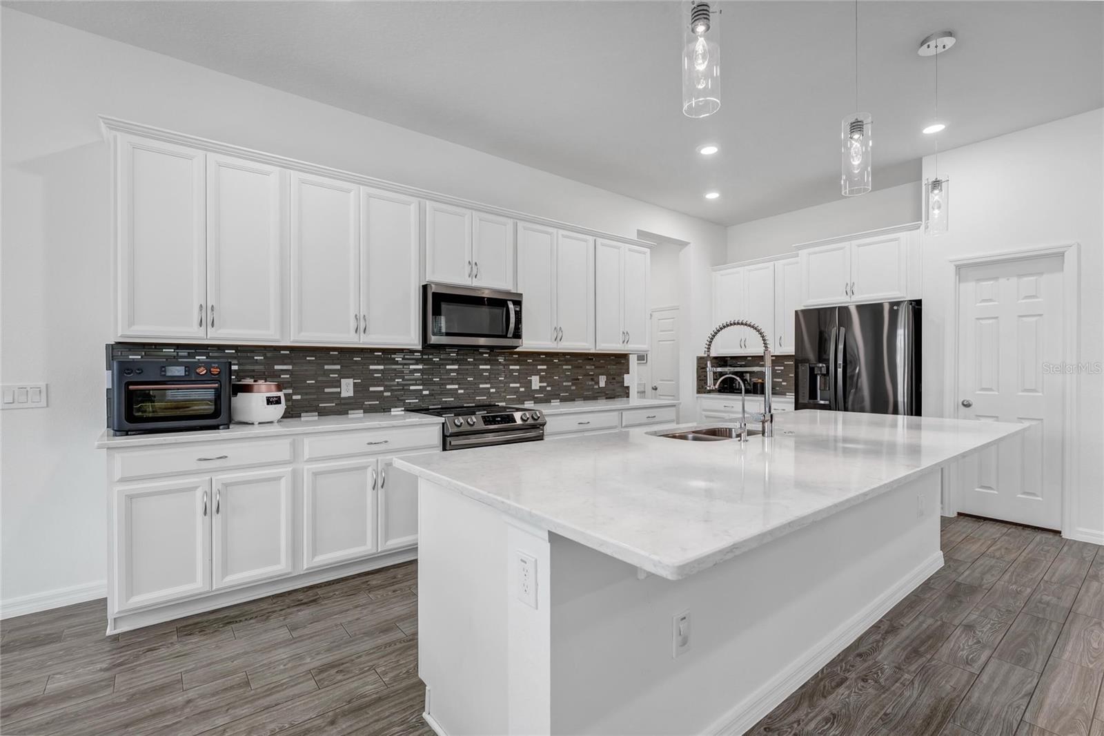 12929 Westside Village Loop Property Photo 15