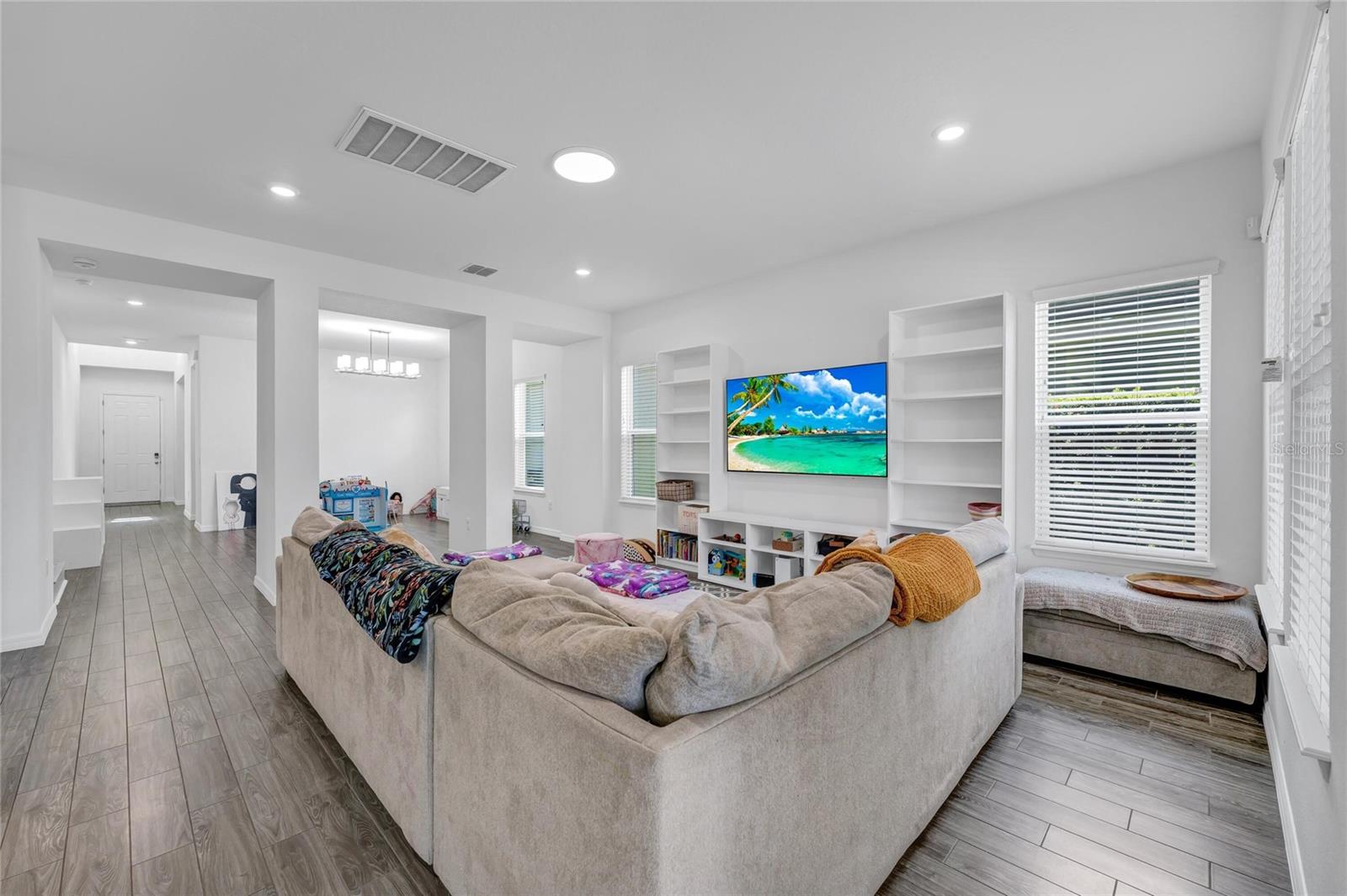12929 Westside Village Loop Property Photo 19