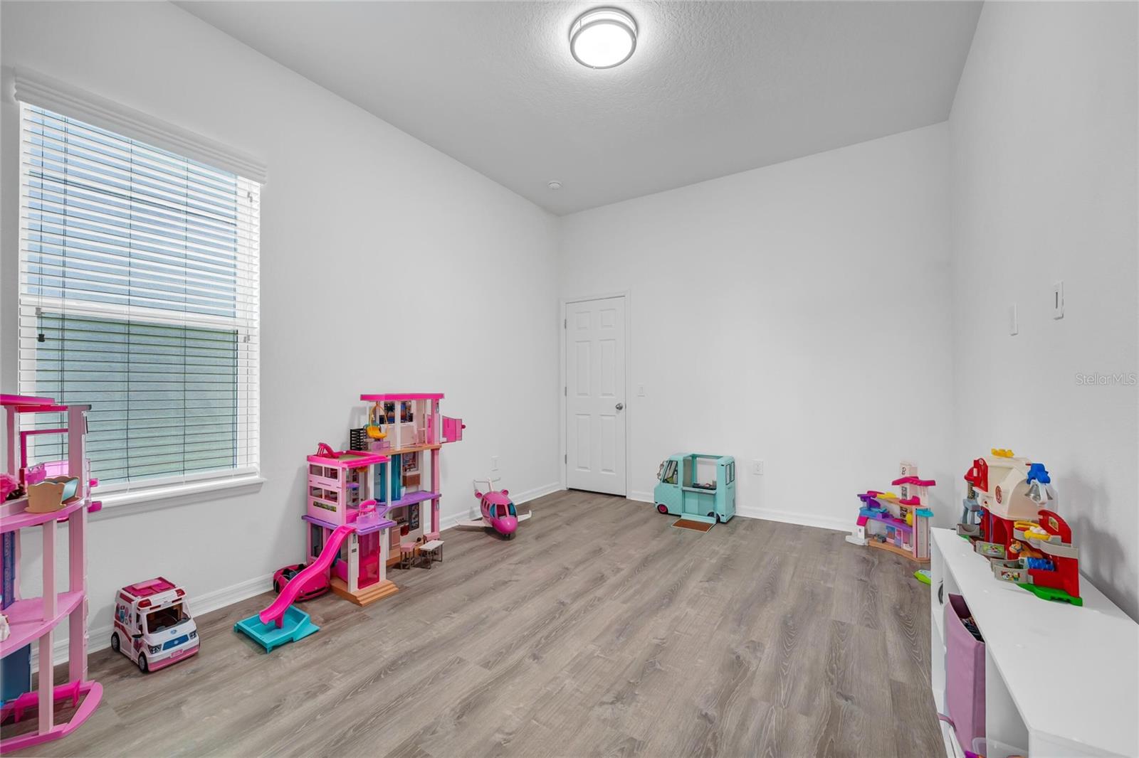 12929 Westside Village Loop Property Photo 22