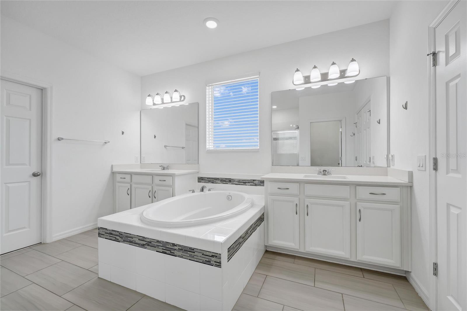 12929 Westside Village Loop Property Photo 42