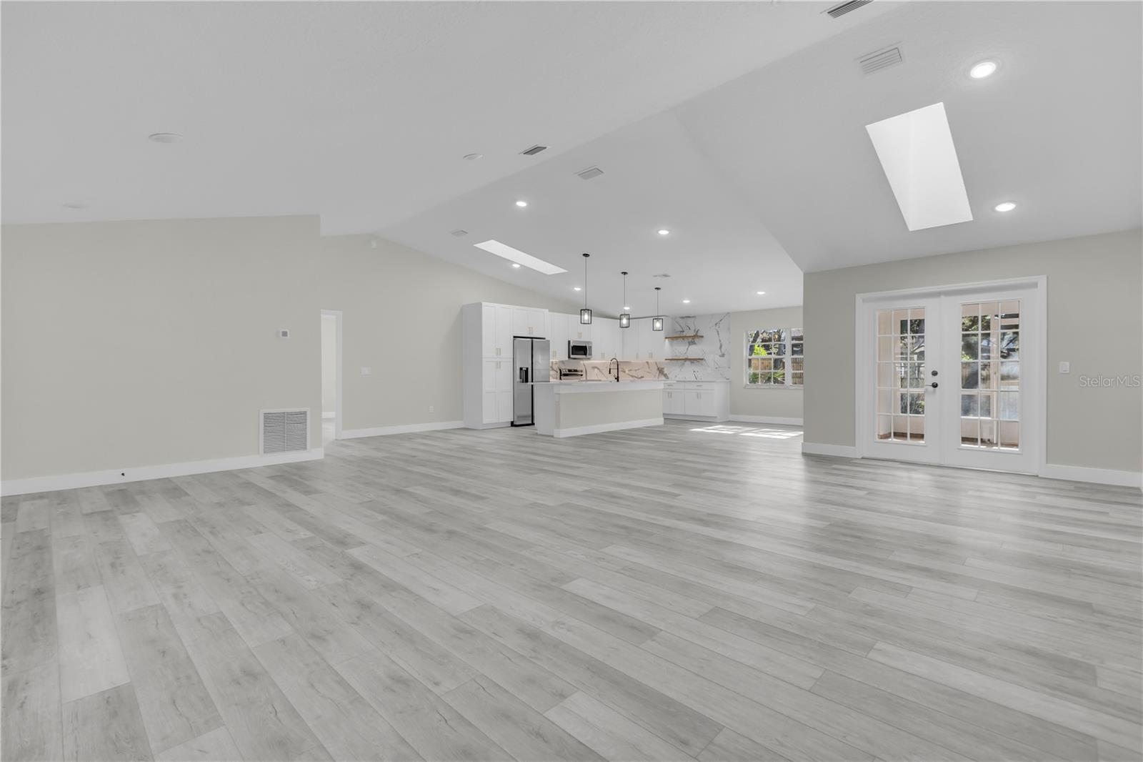 1812 Corolla Ct Property Photo 3