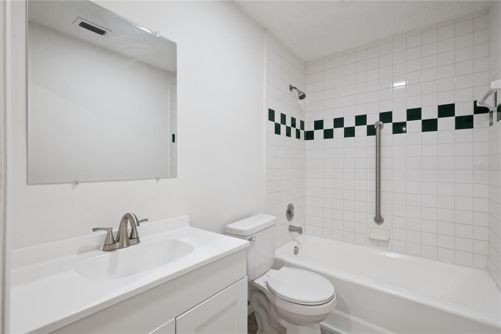 716 Grove Ave Property Photo 21