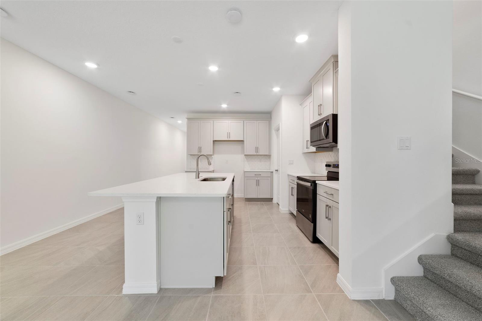 1657 Greenleaf Woods Cv Property Photo 4