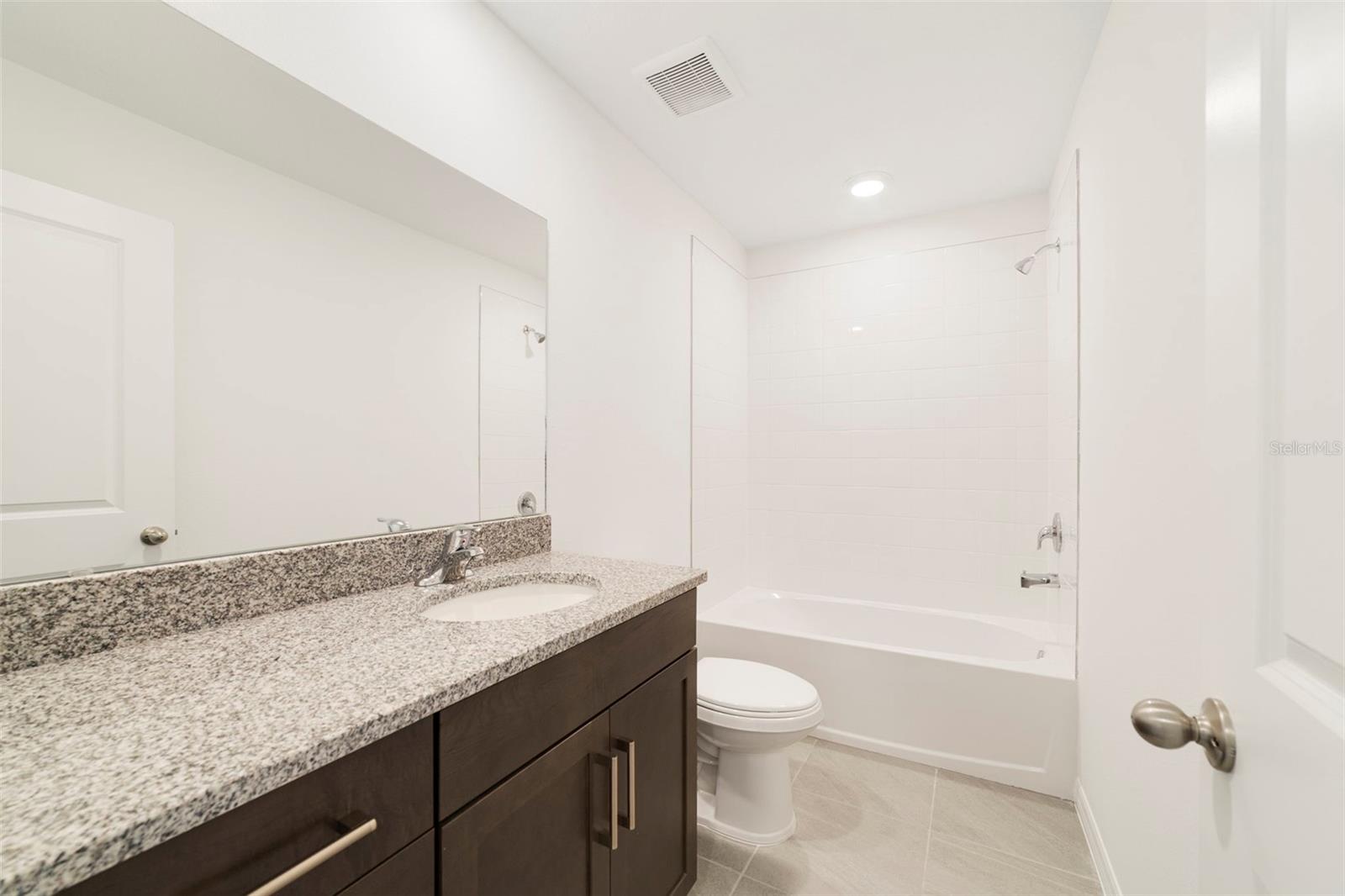 1657 Greenleaf Woods Cv Property Photo 17